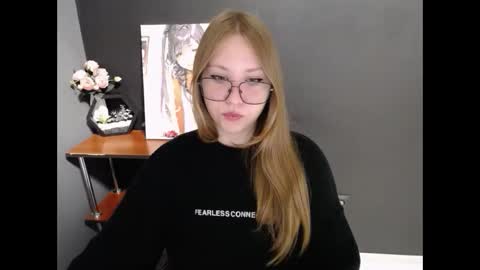 Snapshot of cute_minx chatting on October 13, 6:38 am Veronica online show from October 13, 6:38 am