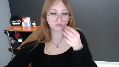 Snapshot of cute_minx chatting on January 15, 7:37 am Veronica online show from January 15, 7:37 am