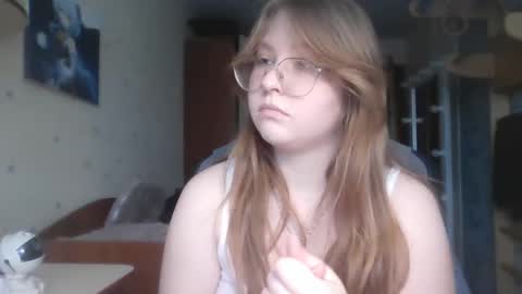Snapshot of cute_minx chatting on March 5, 2:34 pm Veronica online show from March 5, 2:34 pm
