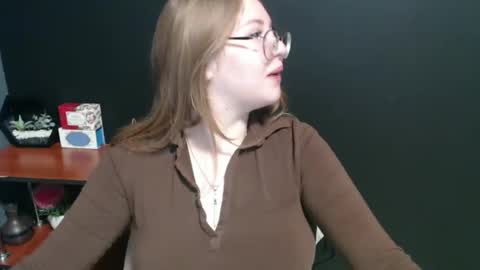 Snapshot of cute_minx chatting on January 17, 7:41 am Veronica online show from January 17, 7:41 am