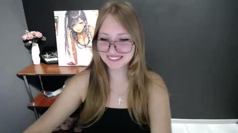 Snapshot of cute_minx chatting on September 22, 6:45 am Veronica online show from September 22, 6:45 am