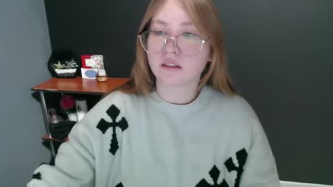Snapshot of cute_minx chatting on January 13, 7:21 am Veronica online show from January 13, 7:21 am