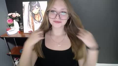 Snapshot of cute_minx chatting on September 9, 6:24 am Veronica online show from September 9, 6:24 am