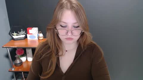 Snapshot of cute_minx chatting on December 26, 7:24 am Veronica online show from December 26, 7:24 am