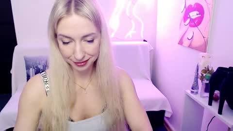 cute_smile_shy online show from February 21, 10:32 pm