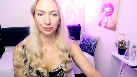 cute_smile_shy online show from July 5, 4:19 am
