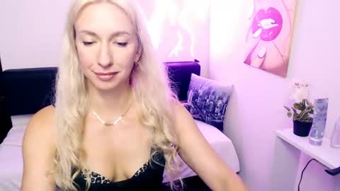 cute_smile_shy online show from July 7, 7:49 pm