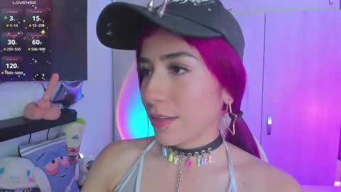 katalinda montt online show from September 19, 7:57 pm