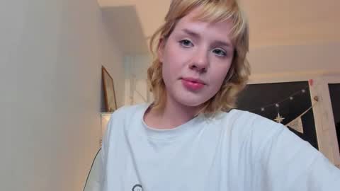 Snapshot of cuteasfuck_ chatting on October 29, 2:53 pm Amy online show from October 29, 2:53 pm