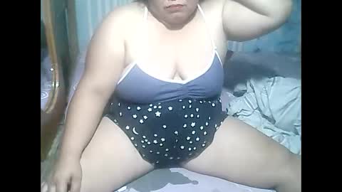 cutechubbyasian online show from March 22, 1:50 pm