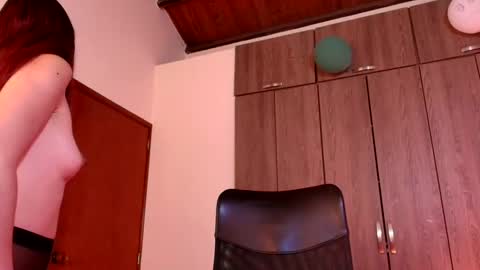 cuteflame_ online show from October 22, 9:31 pm