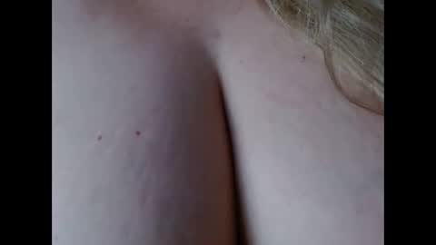 Snapshot of cuteluna chatting on December 11, 2:52 am Luna online show from December 11, 2:52 am