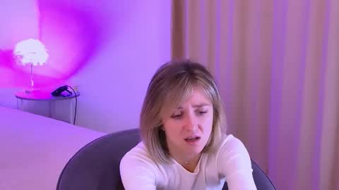 cutemirage online show from October 21, 3:27 pm