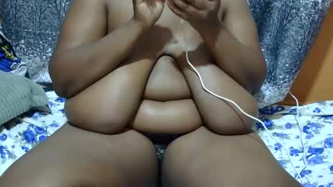 Snapshot of cutermilly chatting on March 3, 8:50 pm cutermilly online show from March 3, 8:50 pm