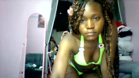 cutezola online show from November 22, 4:48 am