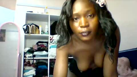 cutezola online show from January 12, 8:30 am