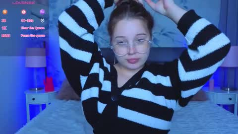 Snapshot of cutie__cutiee_ chatting on September 16, 10:07 pm Nika online show from September 16, 10:07 pm