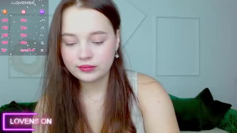 Snapshot of cutie__cutiee_ chatting on October 14, 9:50 pm Nika online show from October 14, 9:50 pm