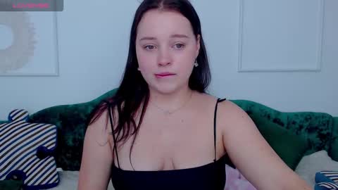 Snapshot of cutie__cutiee_ chatting on October 2, 10:26 pm Nika online show from October 2, 10:26 pm