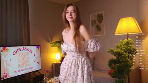 Snapshot of cutie_ash chatting on September 16, 11:07 am Ashley online show from September 16, 11:07 am