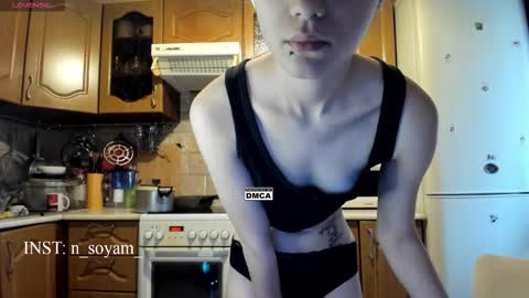 Snapshot of cutiekitty_cb chatting on October 12, 9:23 am cutiekitty_cb online show from October 12, 9:23 am