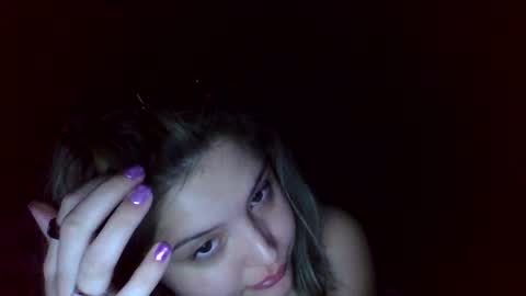 Cutieoggg420 online show from May 8, 2:37 am