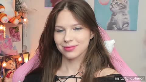 Snapshot of cutierori chatting on January 16, 2:09 am Rori  Instagram cutierori  online show from January 16, 2:09 am