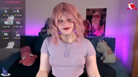 Snapshot of cutiesue chatting on December 7, 7:54 pm CutieSue online show from December 7, 7:54 pm