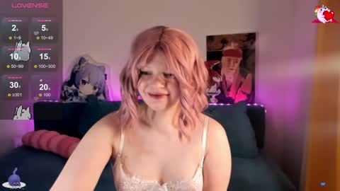 Snapshot of cutiesue chatting on December 17, 1:18 am CutieSue online show from December 17, 1:18 am
