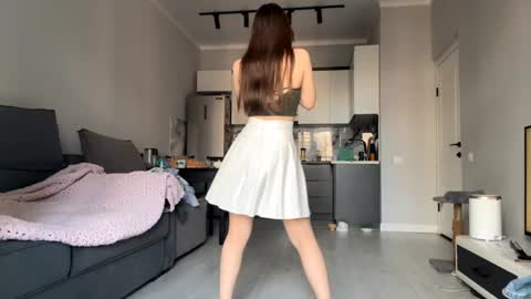 Akemi online show from September 20, 8:45 am