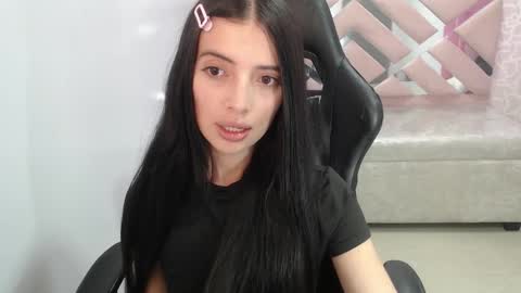 CINTIA ARAUJO online show from November 9, 11:50 am