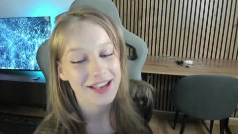 cyyberwhore online show from April 6, 10:55 pm