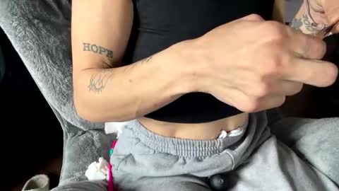 d3luluxx online show from November 15, 7:37 pm