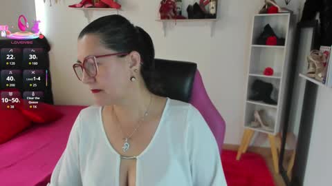 Mia  online show from September 12, 2:35 pm