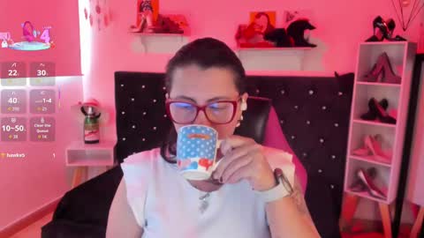 Mia  online show from October 2, 1:16 pm