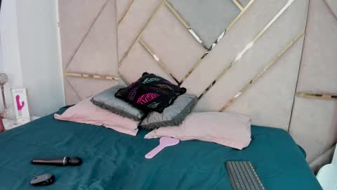 Snapshot of daddysgirrl1_ chatting on March 5, 5:29 am Bethany online show from March 5, 5:29 am