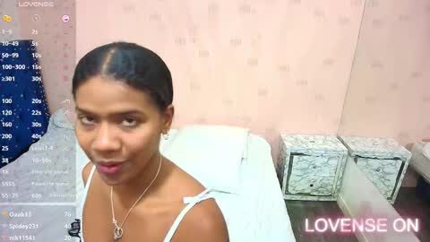 Snapshot of daddysneakinme chatting on January 12, 7:53 pm Anny online show from January 12, 7:53 pm