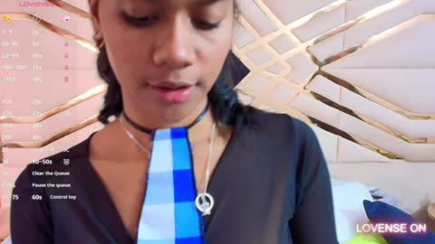 Snapshot of daddysneakinme chatting on January 23, 7:40 pm Anny online show from January 23, 7:40 pm