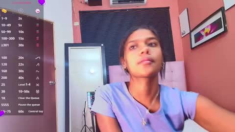 Snapshot of daddysneakinme chatting on February 4, 8:06 pm Anny online show from February 4, 8:06 pm