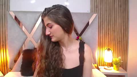 Dafne Castro online show from April 16, 8:08 pm