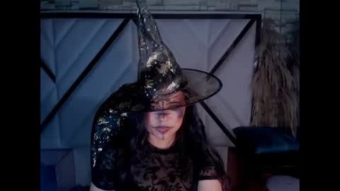 Snapshot of dafne_cleo chatting on November 1, 6:17 am Dafne online show from November 1, 6:17 am