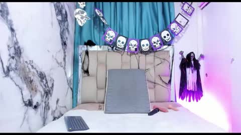 dafne_quenn online show from October 13, 1:03 pm