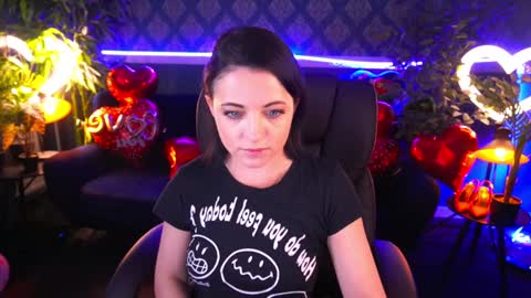 Dafni Mon online show from February 6, 1:43 pm