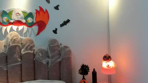 Snapshot of daisy93_ chatting on October 15, 12:19 pm D A I S Y online show from October 15, 12:19 pm