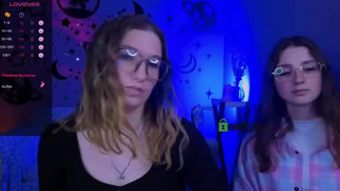 Little Di online show from April 22, 2:19 am
