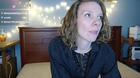 daisy_lovely online show from February 9, 4:15 am