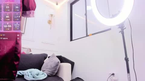 Daisy Price online show from September 19, 12:04 pm