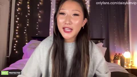 Snapshot of daisykimvip chatting on March 3, 12:45 am Daisy Kim online show from March 3, 12:45 am