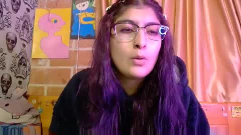 Snapshot of dak_7 chatting on September 16, 2:08 am -- -- help me reach 100 hands up online show from September 16, 2:08 am