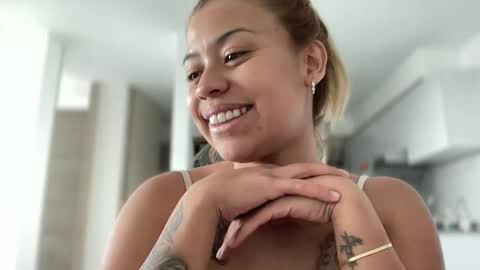 Snapshot of dakota_fenty chatting on October 14, 6:32 pm Dakota Fenty online show from October 14, 6:32 pm